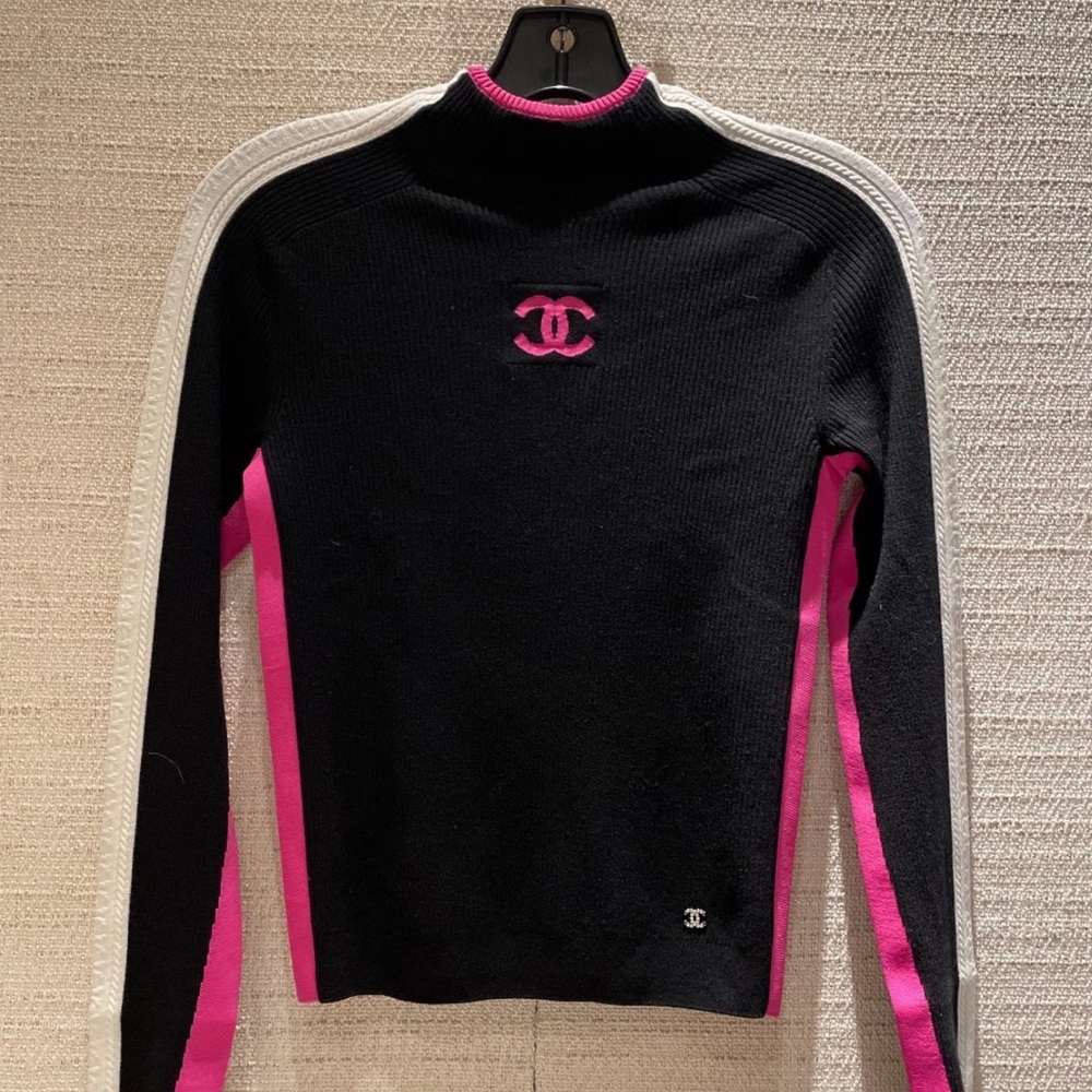 Chanel Turtleneck size 36 100% AUTHENTIC